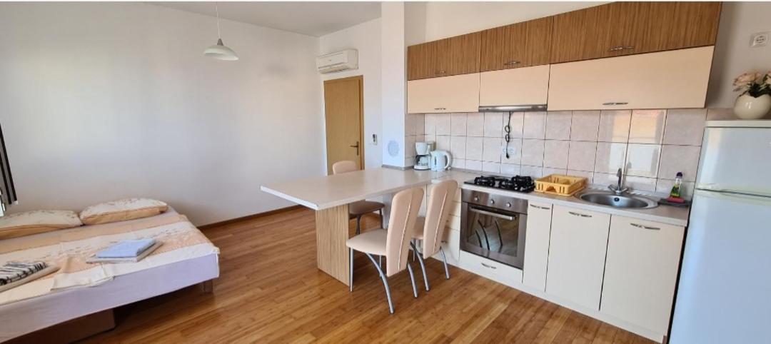 Apartmani Gizela Donji Seget Oda fotoğraf