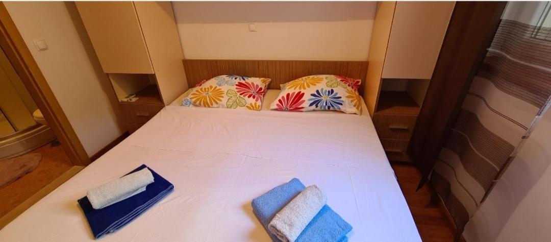 Apartmani Gizela Donji Seget Oda fotoğraf